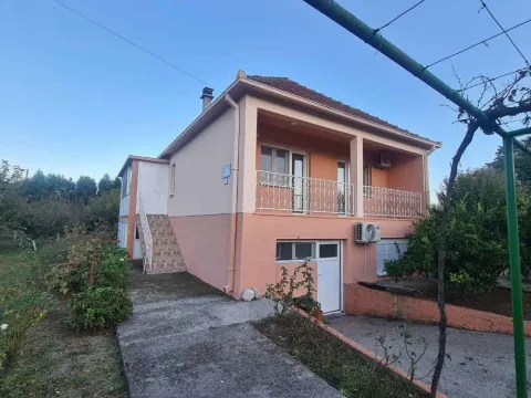 Izdavanje, dvosoban stan, 140m², Podgorica, Crna Gora - image 19