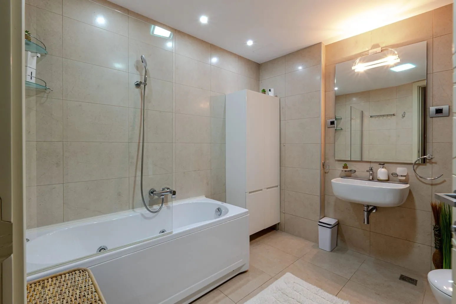 Prodaja, dvosoban stan, 94m², Centar, Budva