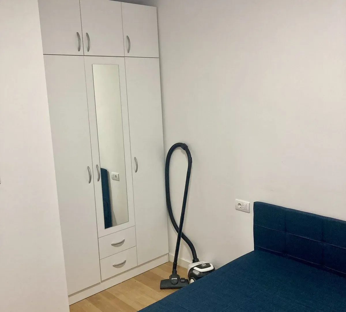 Izdavanje, jednosoban stan, 44m², Zemun Sve Podlokacije, Beograd