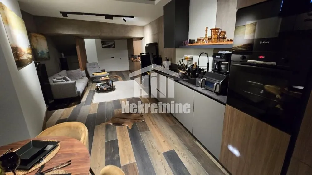 Sale, three bedroom apartment, 80m², Slavujev Venac, Zvezdara Sve Podlokacije