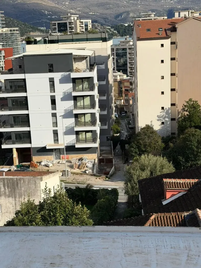 Prodaja, četvorosoban stan, 450m², Centar, Podgorica
