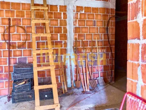 Prodaja, kuća, 190m², Kakaricka Gora, Podgorica - image 4