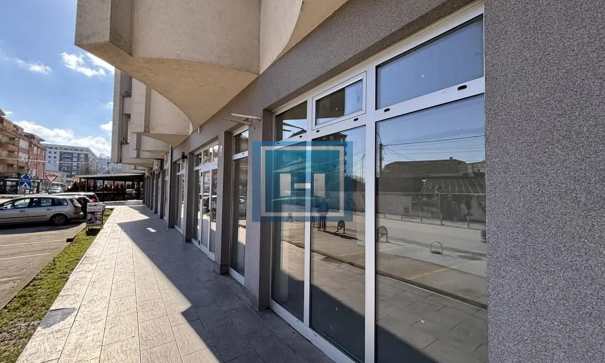 Prodaja, poslovni prostor, 64m², Aqua park, Jagodina