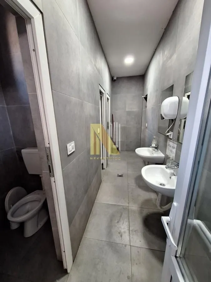 Sale, office space, 1252m², Stara Pazova, Srbija