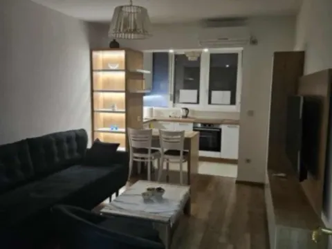 Izdavanje, jednosoban stan, 40m², Preko Morače, Podgorica