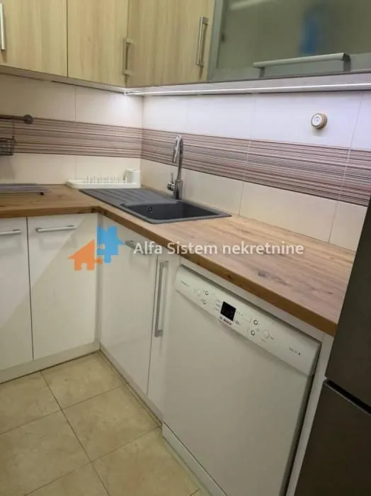 Izdavanje, trosoban stan, 106m², Vračar Hram, Vračar Sve Podlokacije