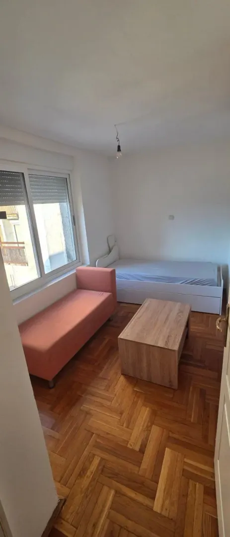 Izdavanje, dvosoban stan, 56m², Centar, Podgorica