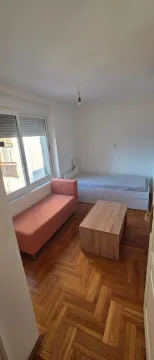 Izdavanje, dvosoban stan, 56m², Centar, Podgorica - image 13