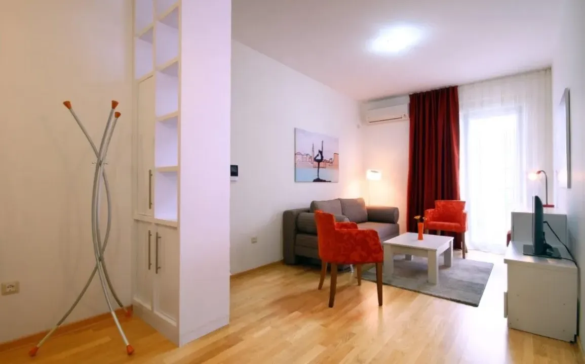 Rent, one bedroom apartment, 40m², Stari Grad, Budva