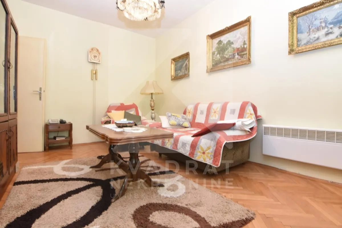 Prodaja, trosoban stan, 81m², Autobuska stanica, Podgorica