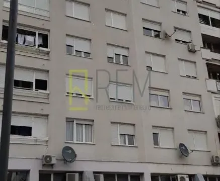 Izdavanje, dvosoban stan, 61m², Preko Morače, Podgorica