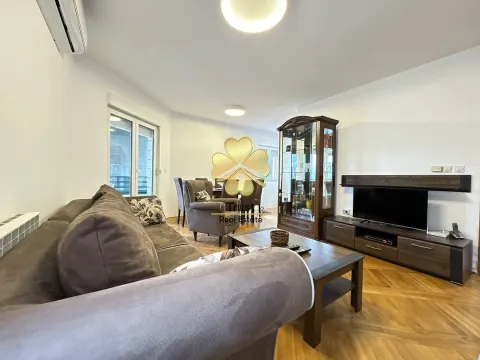 Izdavanje, dvosoban stan, 80m2, Momišići, Podgorica Izdavanje, dvosoban stan, 80m2, Momišići, Podgorica