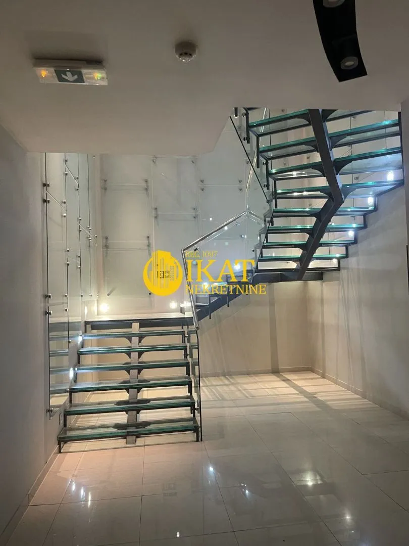 Rent, office space, 526m², Stari Grad, Beograd