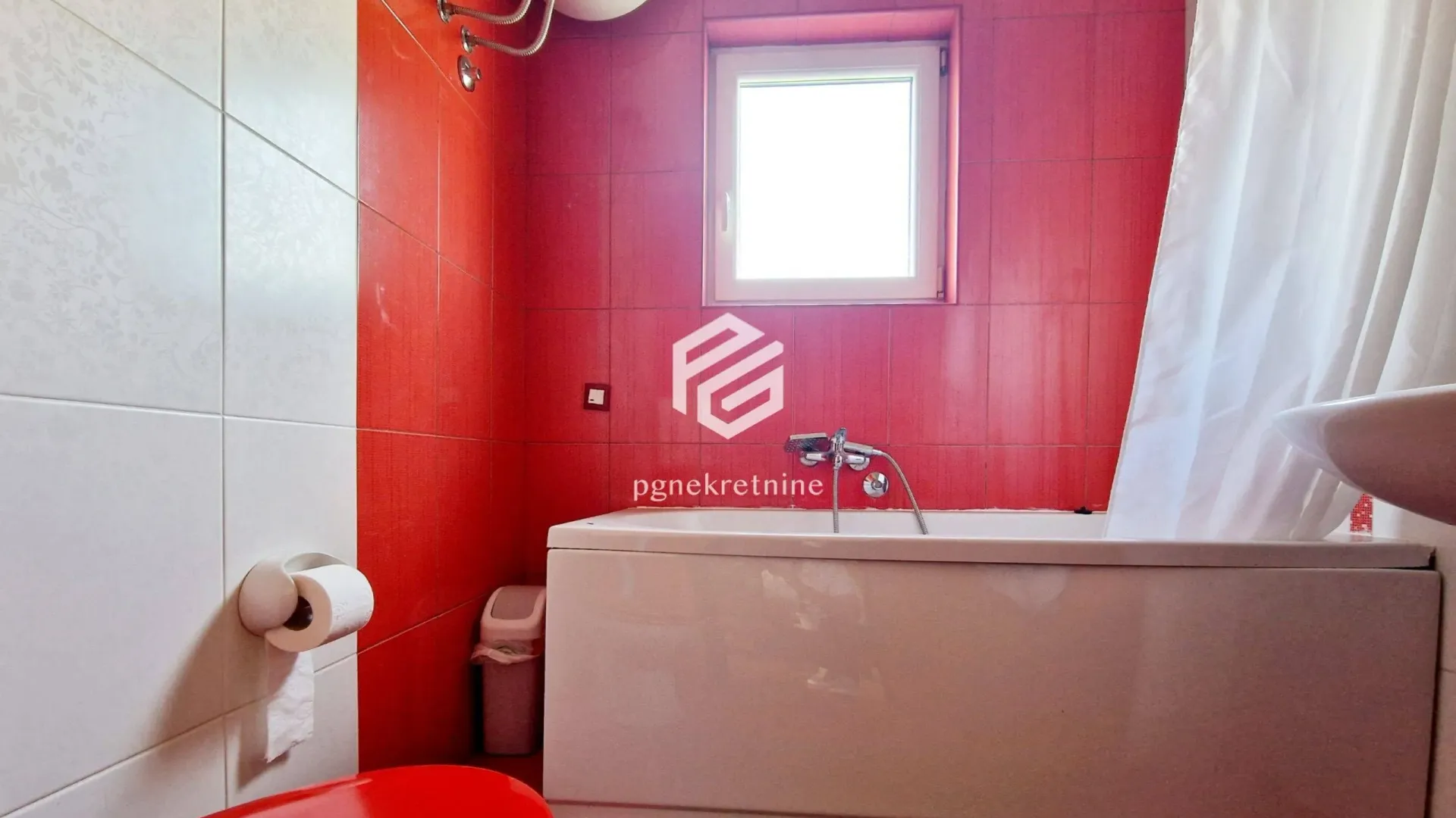 Izdavanje, kuća, 250m², Stari Aerodrom, Podgorica