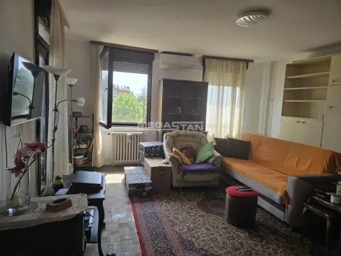 Prodaja, trosoban stan, 84m², Julino Brdo, Beograd - image 1