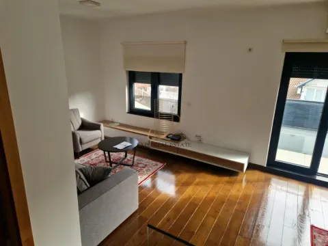 Izdavanje, trosoban stan, 80m², Senjak, Beograd - image 6