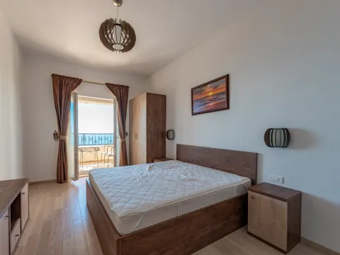 Izdavanje, kuća, 150m², Reževići, Budva - image 20