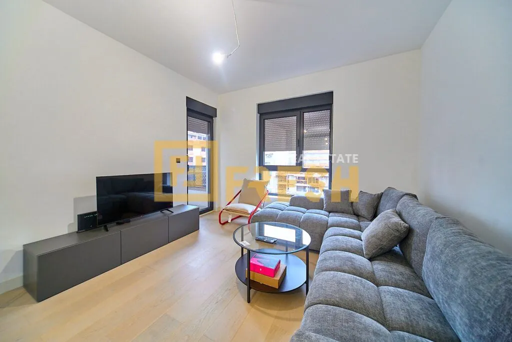 Izdavanje, dvosoban stan, 69m², Krivi Most, Podgorica