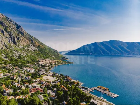 Sale, three bedroom apartment, 208m², Risan, Kotor - image 19