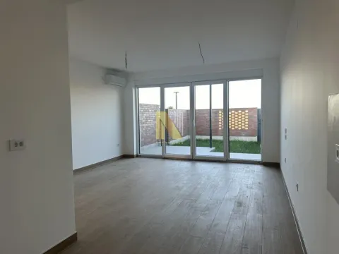 Prodaja, četvorosoban stan, 97m², Alibegovac, Petrovaradin - image 9