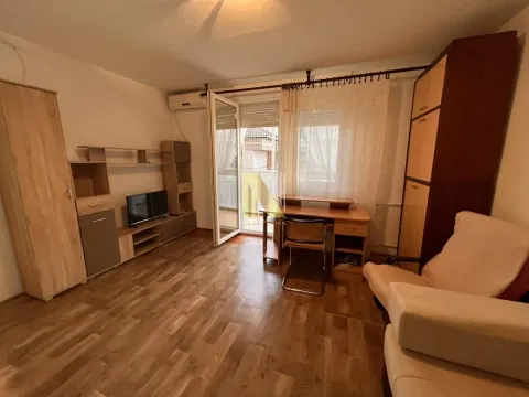 Izdavanje, četvorosoban stan, 75m², Sajmište, Novi Sad - image 3