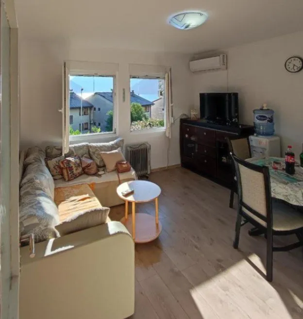 Rent, one bedroom apartment, 40m², Dobrota, Kotor