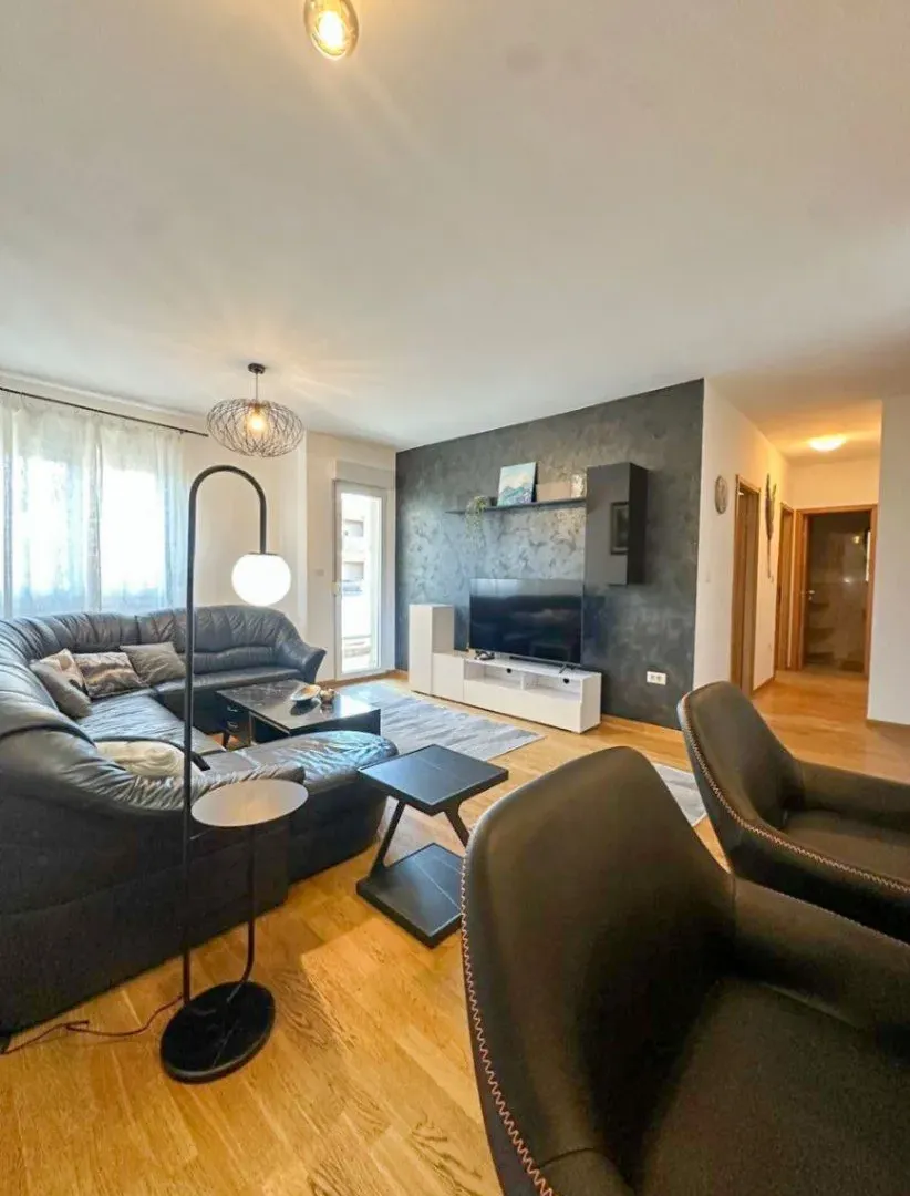 Izdavanje, dvosoban stan, 64m², City Kvart, Podgorica