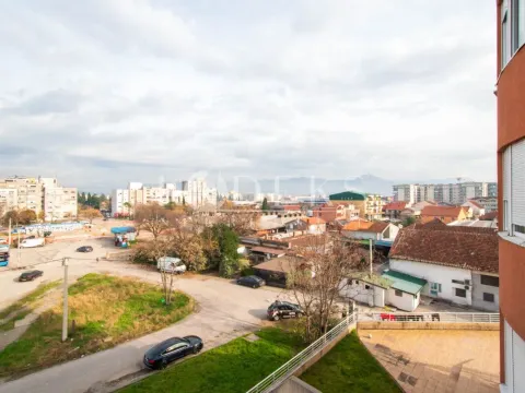 Izdavanje, dvosoban stan, 82m², Zabjelo, Podgorica - image 12