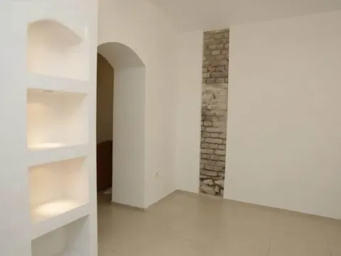 Prodaja, poslovni prostor, 40m², Stari Grad, Beograd - image 2