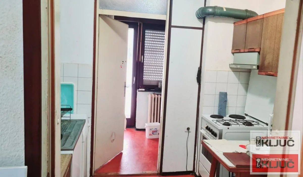 Prodaja, trosoban stan, 73m², Petrovaradin, Novi Sad