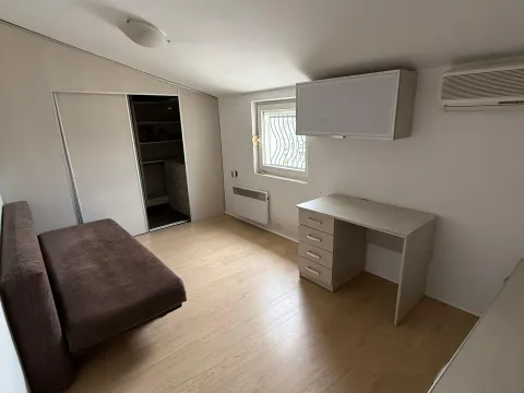 Rent, three bedroom apartment, 100m², Centar, Bar - image 4