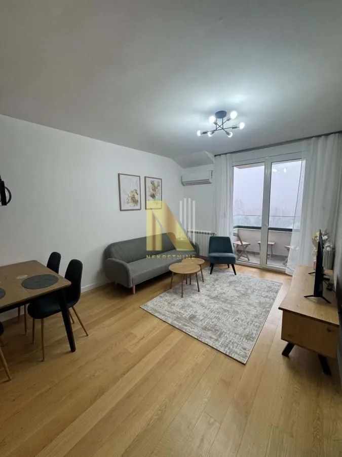 Izdavanje, trosoban stan, 63m², Petrovaradin, Novi Sad