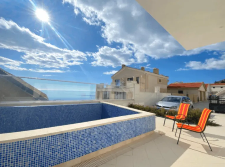 Rent, house, 200m², Blizikuće, Budva