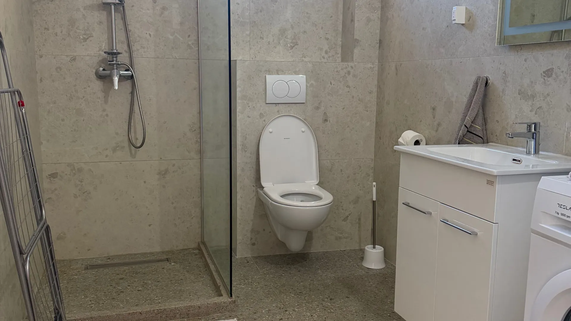 Izdavanje, jednosoban stan, 42m², Bonići, Tivat