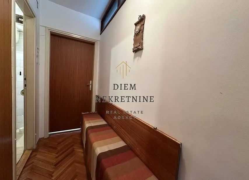 Sale, two bedroom apartment, 82m², Centar, Bar