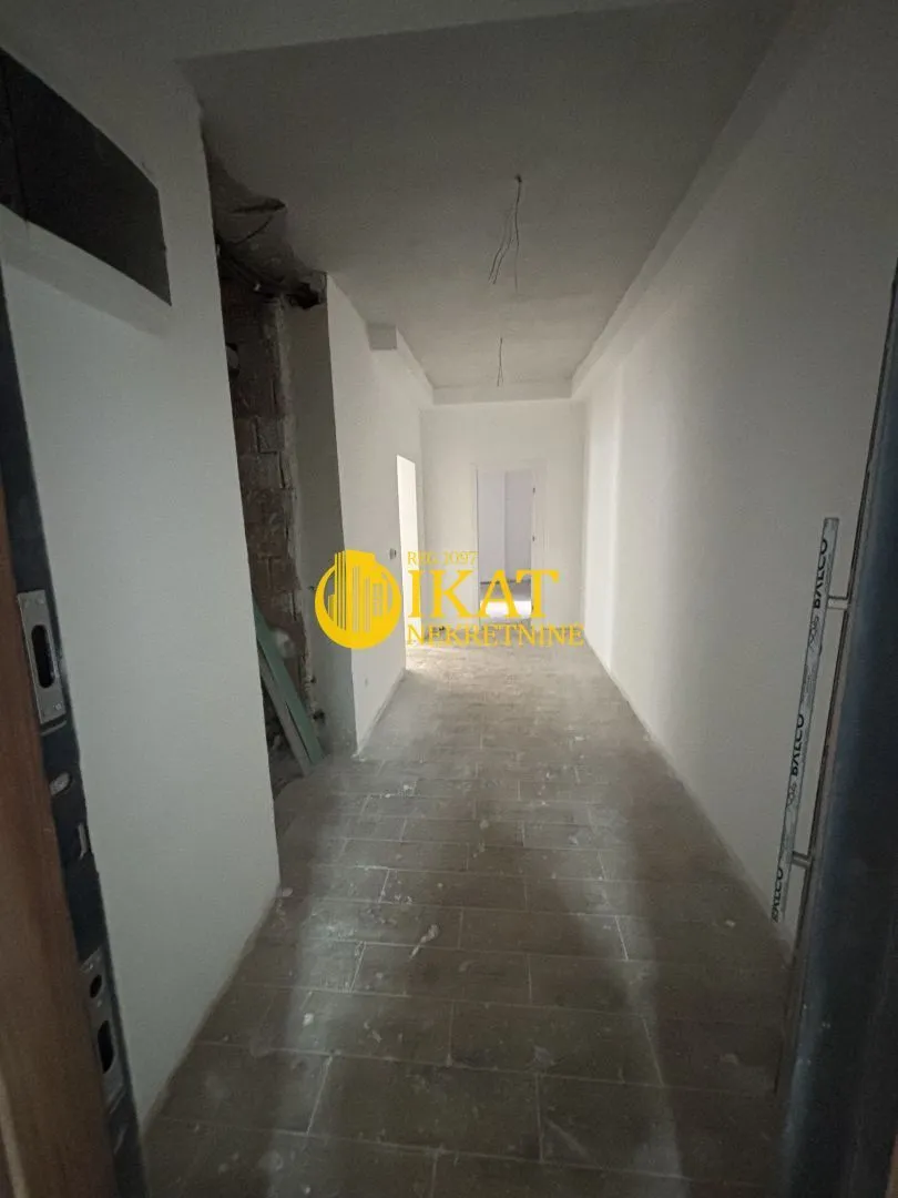 Prodaja, trosoban stan, 98m², Alibunar, Srbija