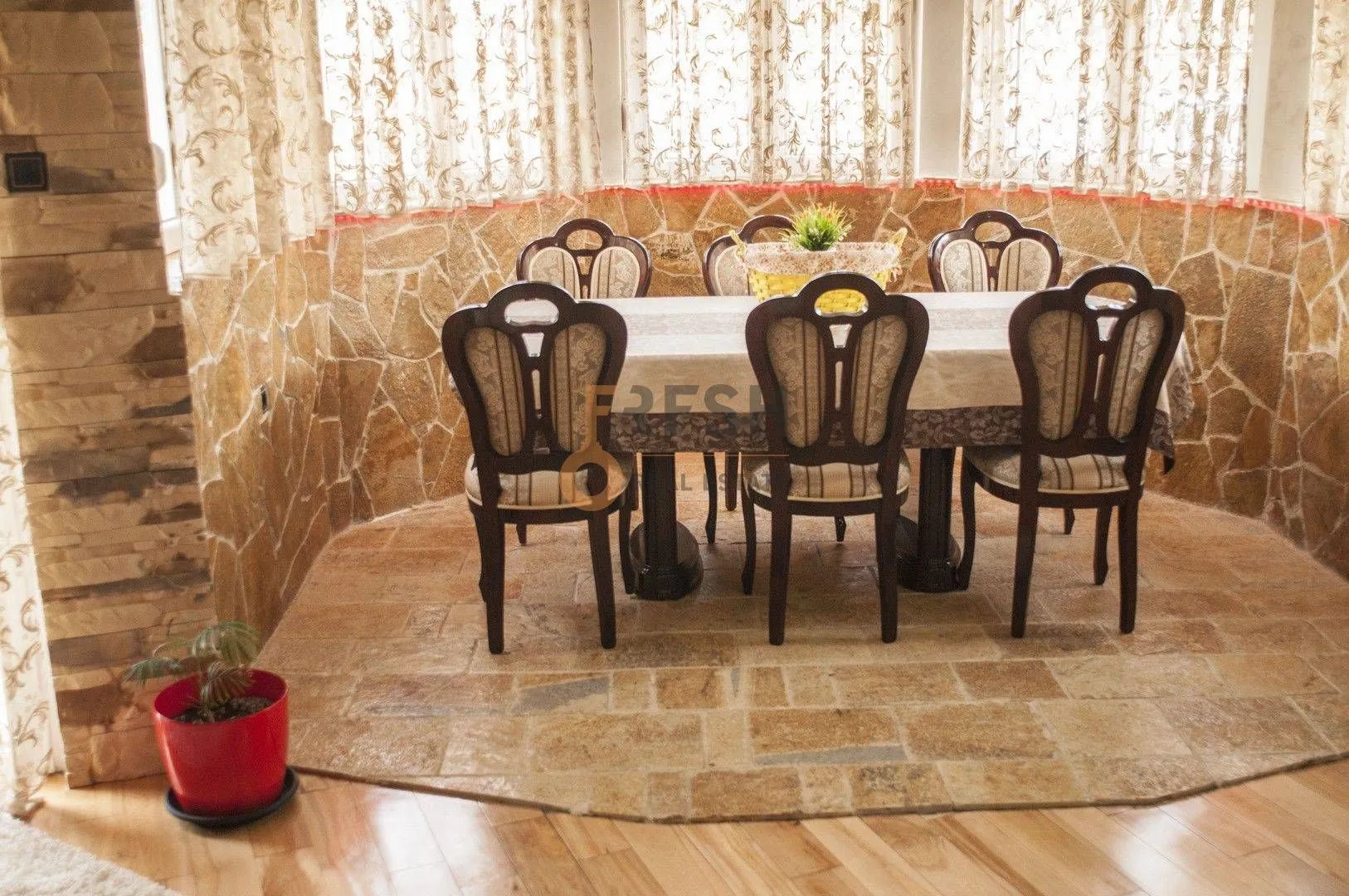 Sale, house, 400m², Ostalo, Podgorica