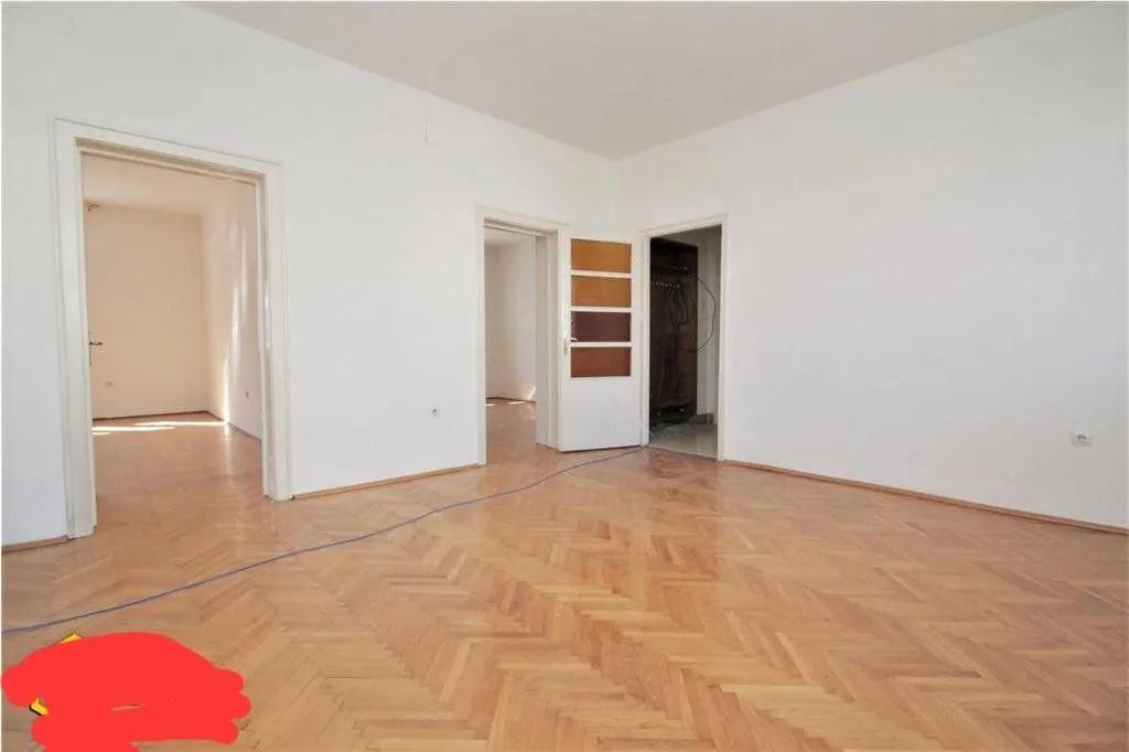 Izdavanje, poslovni prostor, 100m², Centar, Podgorica