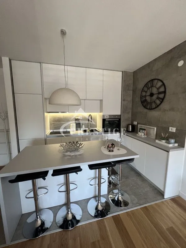 Izdavanje, dvosoban stan, 75m², City Kvart, Podgorica