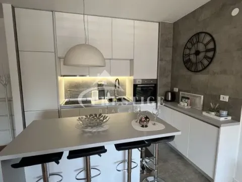 Izdavanje, dvosoban stan, 75m², City Kvart, Podgorica - image 10