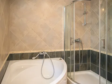 Prodaja, kuća, 235m², Kostanjica, Kotor - image 16