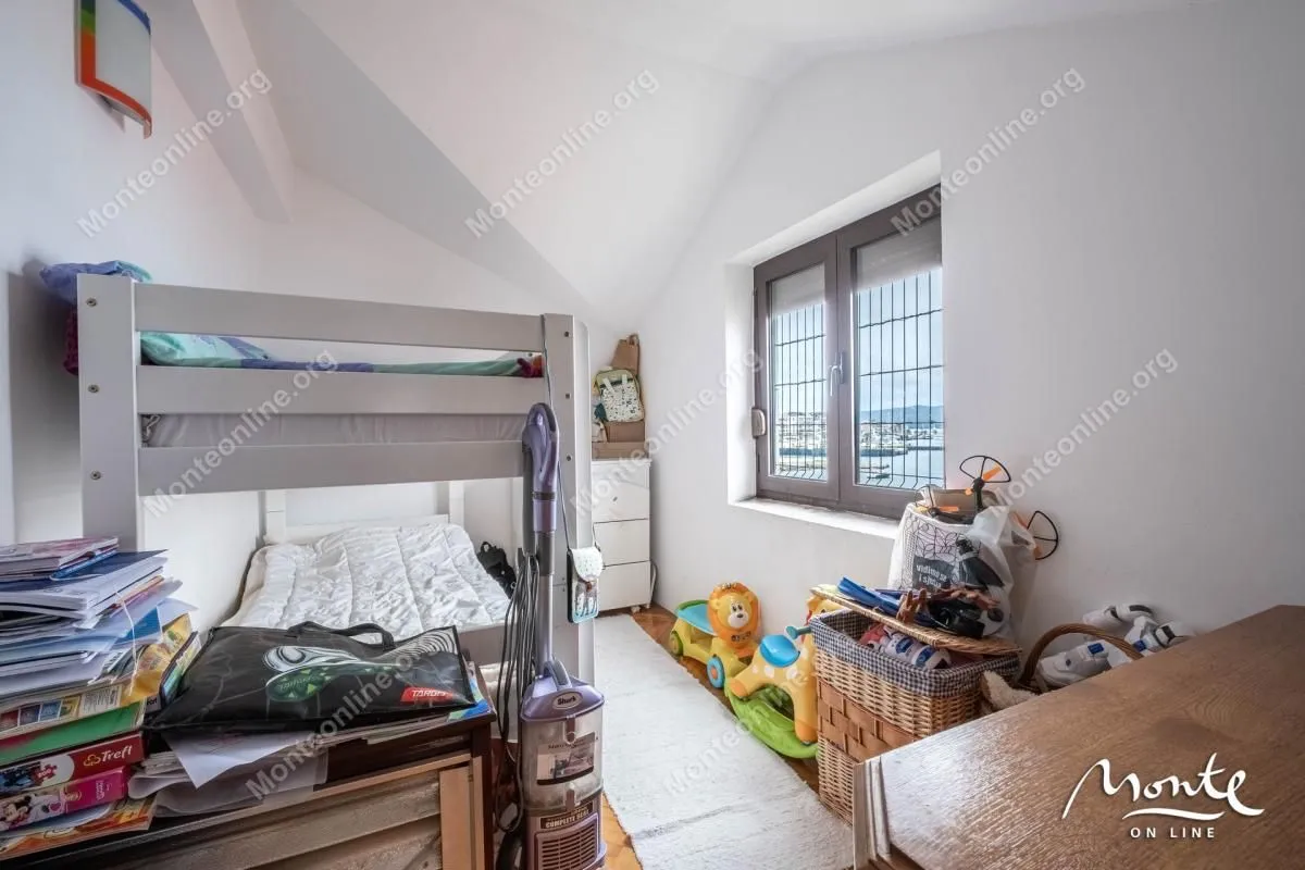 Prodaja, trosoban stan, 63m², Tivat, Crna Gora
