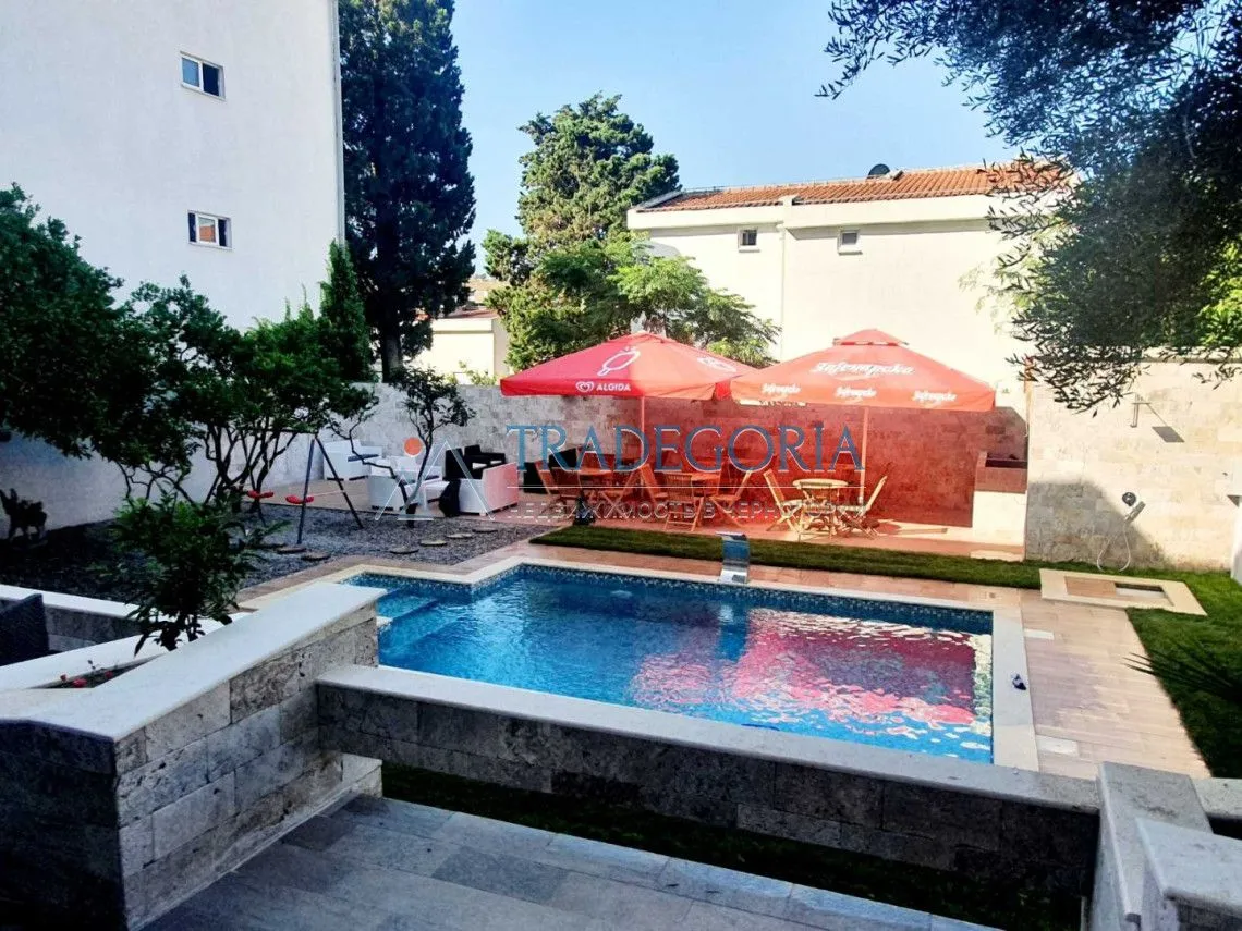 Prodaja, ugostiteljski objekat, 375m², Sutomore, Bar