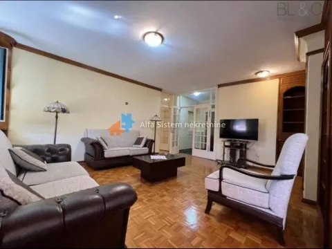 Rent, four bedroom apartment, 118m², Kalenić Pijaca, Vračar Sve Podlokacije - image 4