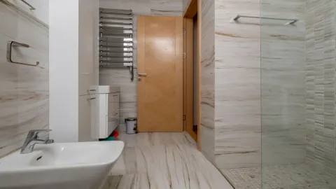 Prodaja, trosoban stan, 92m², Preko Morače, Podgorica - image 7