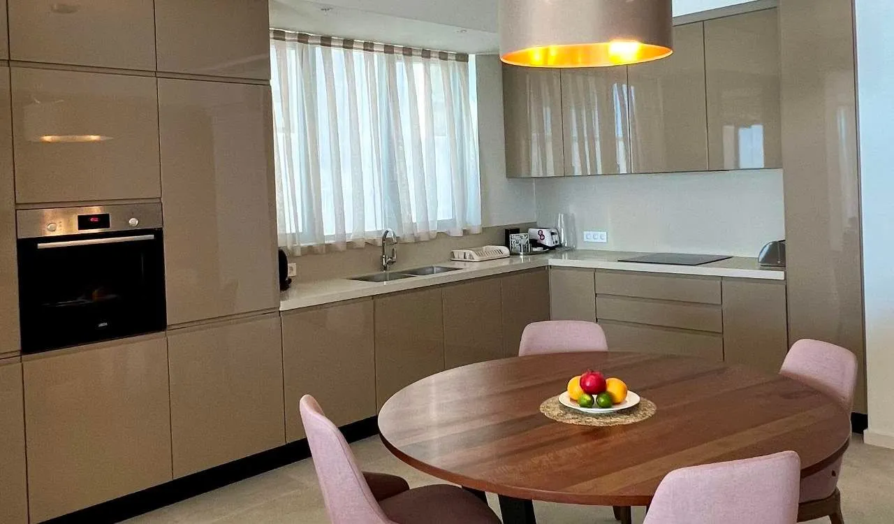 Prodaja, dvosoban stan, 107m², Rafailovići, Budva