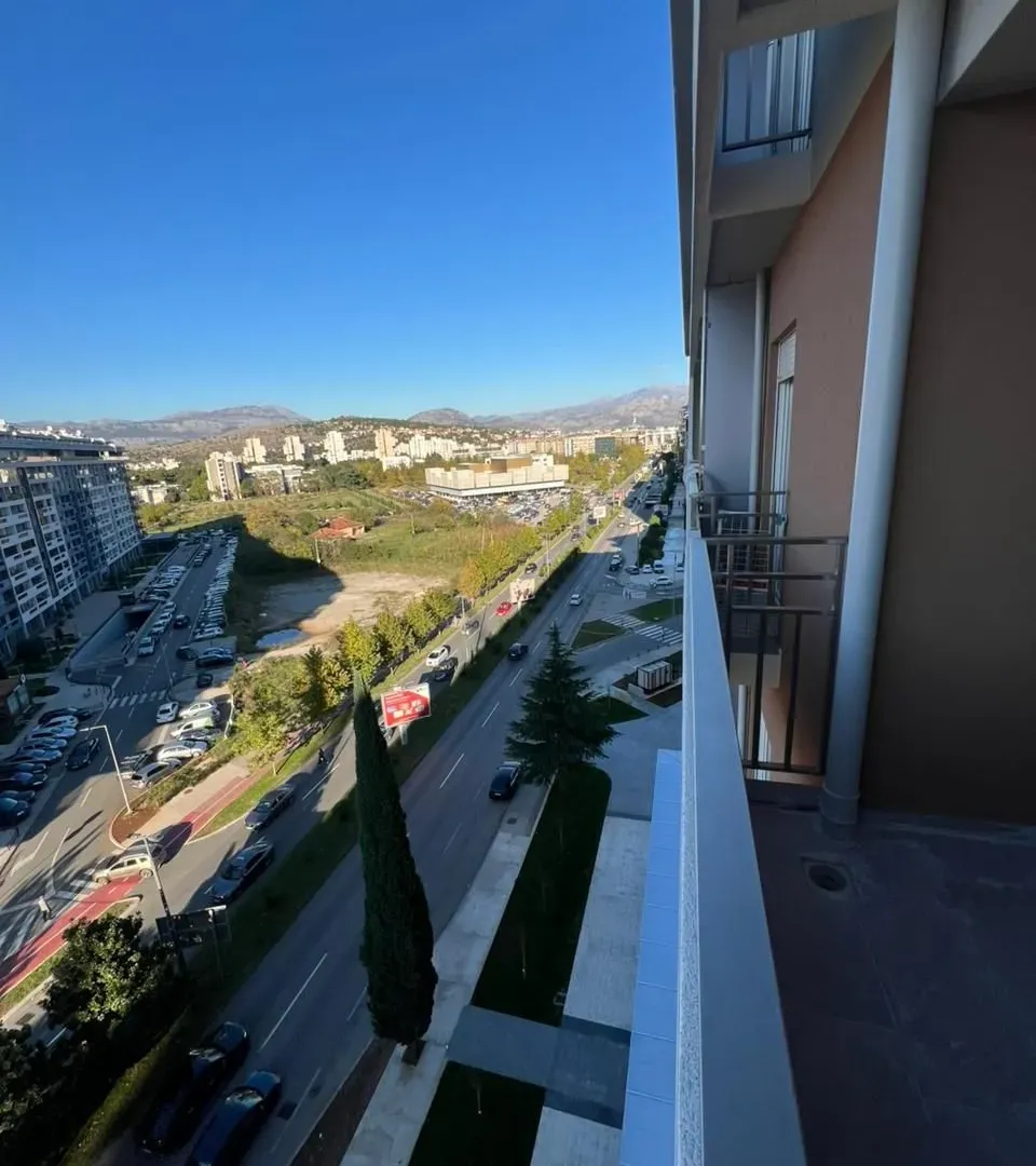 Izdavanje, dvosoban stan, 73m², Central Point, Podgorica