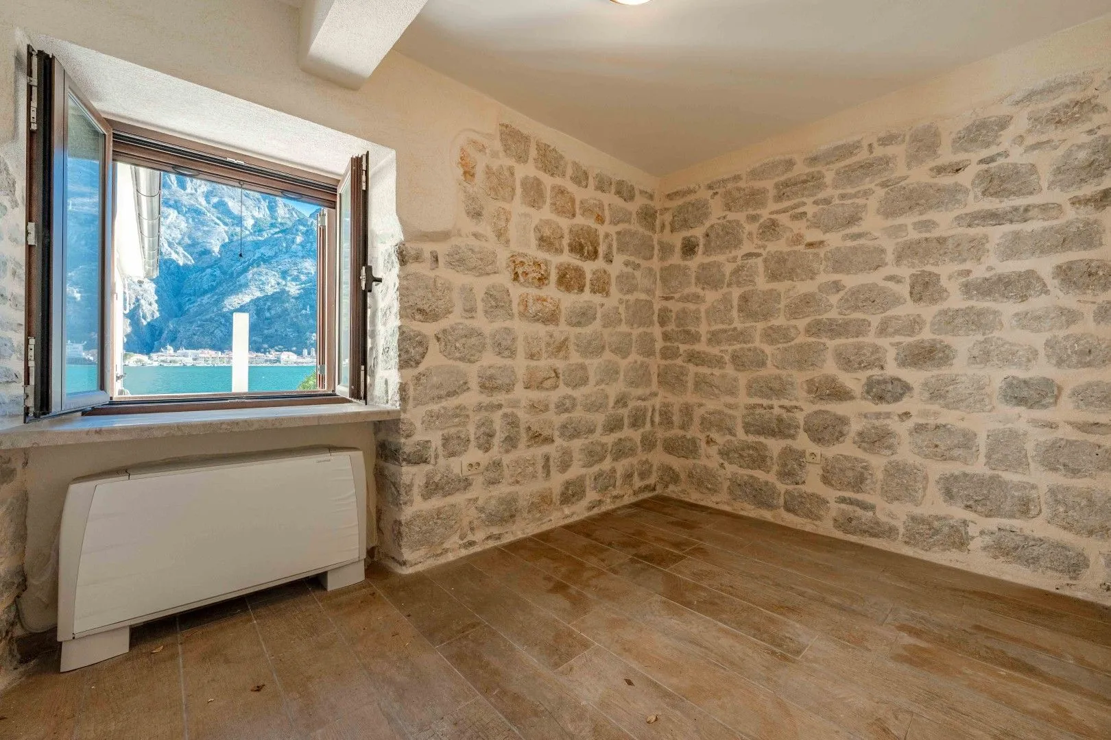 Prodaja, kuća, 130m², Muo, Kotor