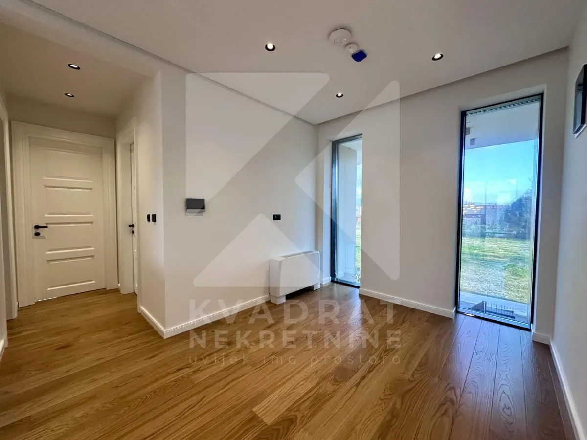 Rent, house, 230m², Gornja Gorica, Podgorica