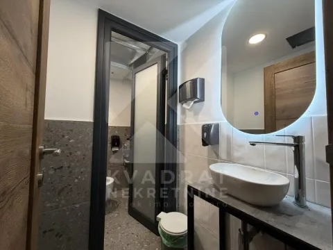 Sale, office space, 76m², Centar, Podgorica - image 14